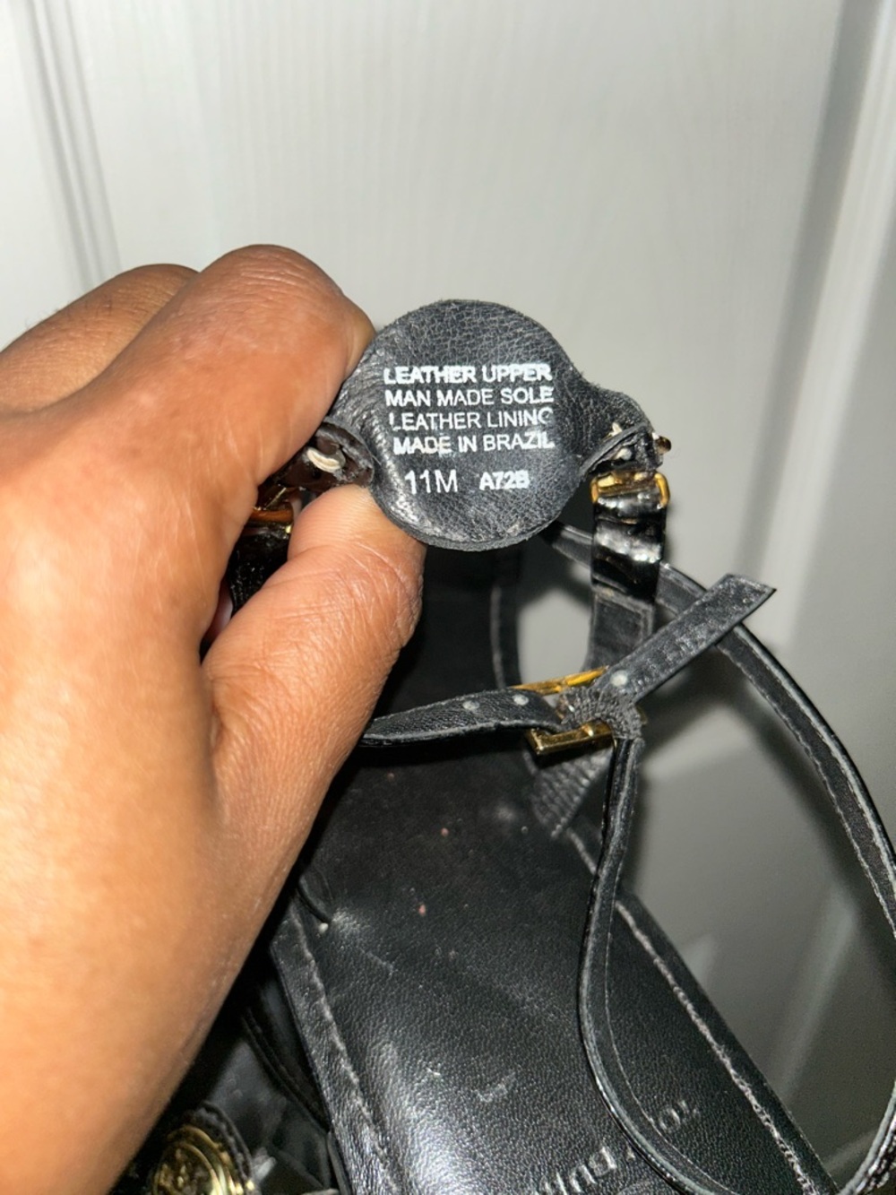 Tory Burch Black Patent Logo Thong Sandals with Gold Emblem - Picture 9 of 9